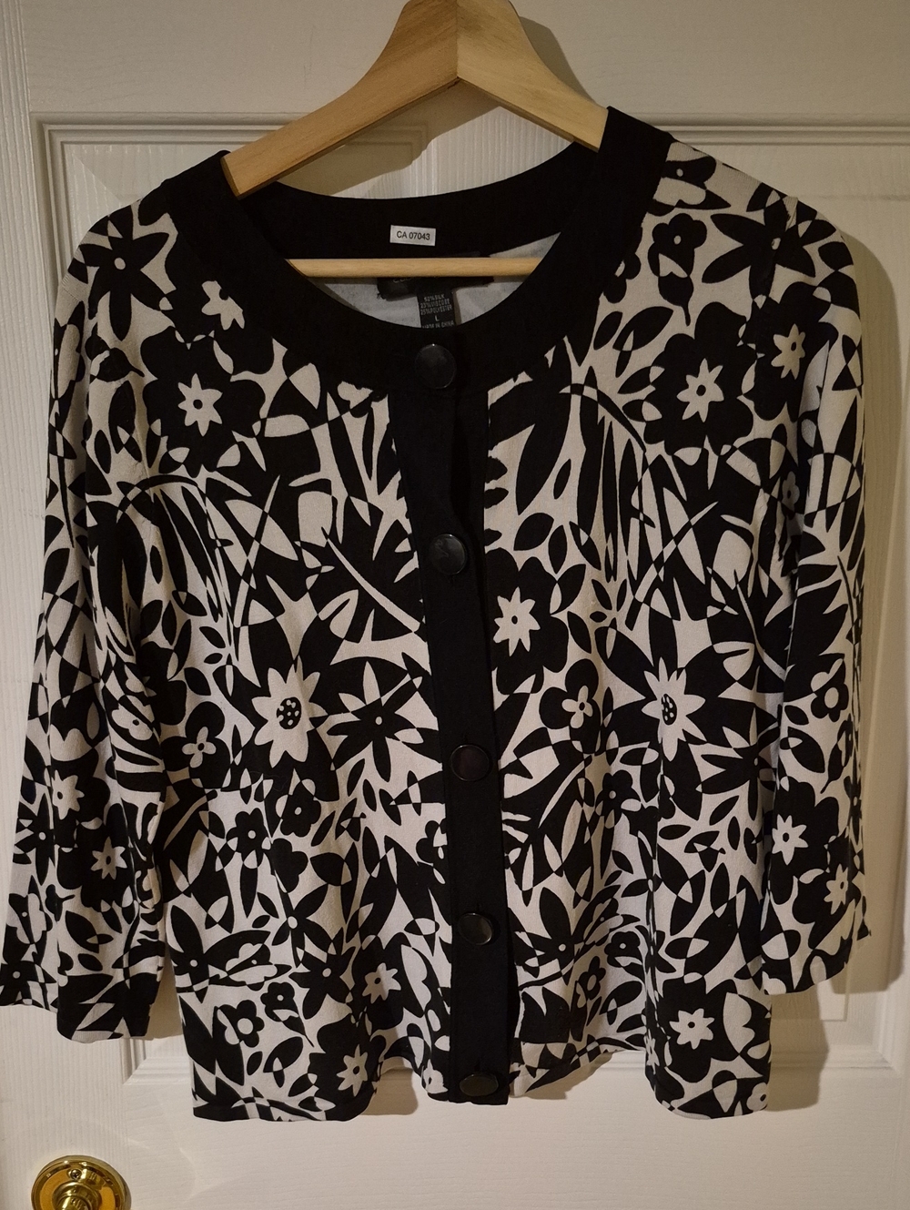 Cable & Gauge Tan & Black Floral Silk-Blend Button Cardigan Size Lg.
